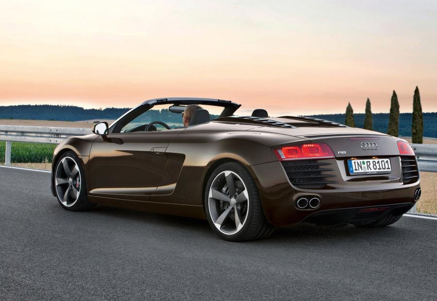  Audi R8 Spyder 4.2 FSI Quattro 2010 года  (фото 9 из 9)